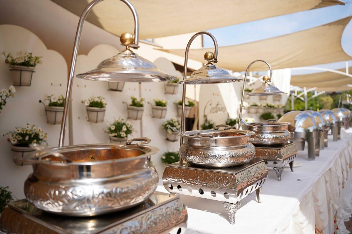 Servizio catering indiano relativo ad un evento matrimoniale a Piacenza, 2023.